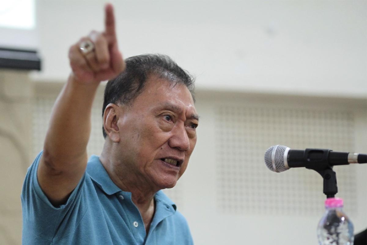 "อดุลย์" หวั่นประวัติศาสตร์ซ้ำรอยพฤษภาฯ 35 "อดุลย์" หวั่นประวัติศาสตร์ซ้ำรอยพฤษภาฯ 35