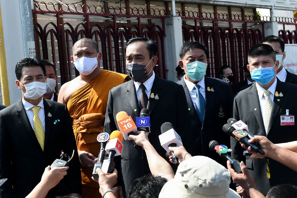 นายกฯสั่ง 3 กระทรวงหาวิธีให้โรงเรียนเปิดเหลื่อมเวลา นายกฯสั่ง 3 กระทรวงหาวิธีให้โรงเรียนเปิดเหลื่อมเวลา