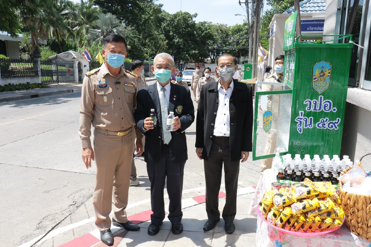 กรมทรัพยากรน้ำบาดาล และ วปอ. รุ่น 59 ตั้ง “ตู้ปันสุข” ขนาบข้างจุดจ่ายน้ำบาดาลฟรี กรมทรัพยากรน้ำบาดาล และ วปอ. รุ่น 59 ตั้ง “ตู้ปันสุข” ขนาบข้างจุดจ่ายน้ำบาดาลฟรี