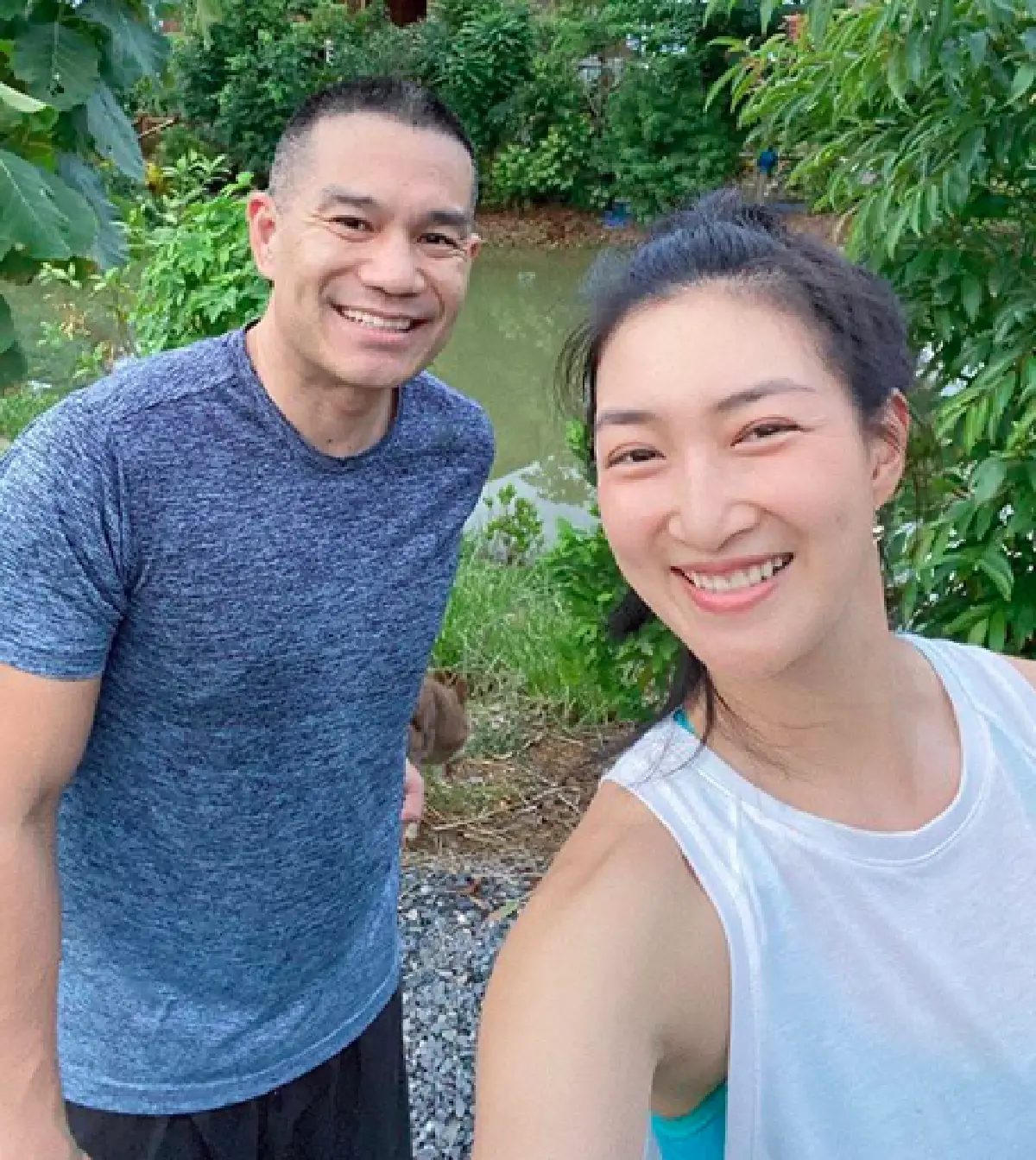 "แพนเค้ก" และครอบครัวพากันลงแรงลงใจสร้างสวนเกษตรพอเพียงขึ้นมา