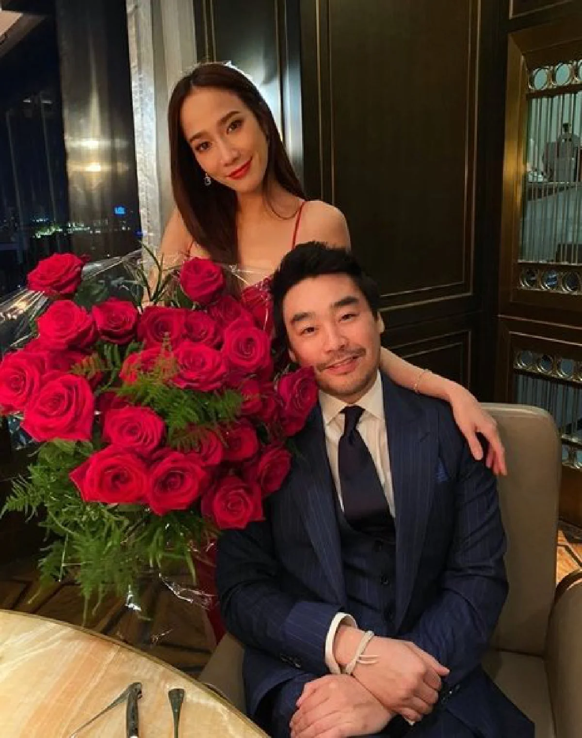 อั้ม พัชราภา เผยโมเมนต์มุ้งมิ้ง ขณะย้อมผมให้หวานใจ ไฮโซพก 