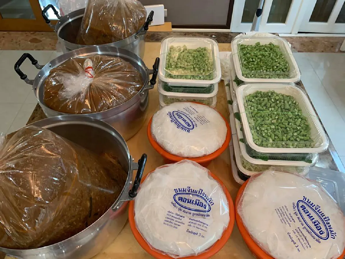 ตั๊กแตน ชลดา เข้าครัวโชว์ฝีมือ! ผันตัวเป็นแม่ค้าขายขนมจีนน้ำยาตีนไก่