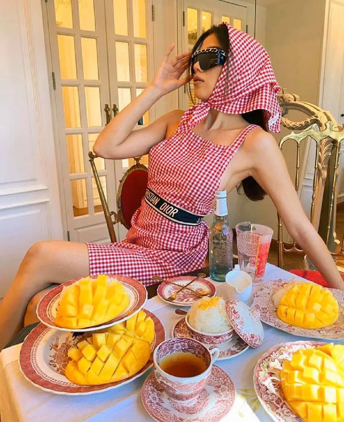 สวยเกินต้าน! จีน่า วิรายา กับคอลเลคชั่นกักตัวที่แซ่บที่สุดในสามโลก 