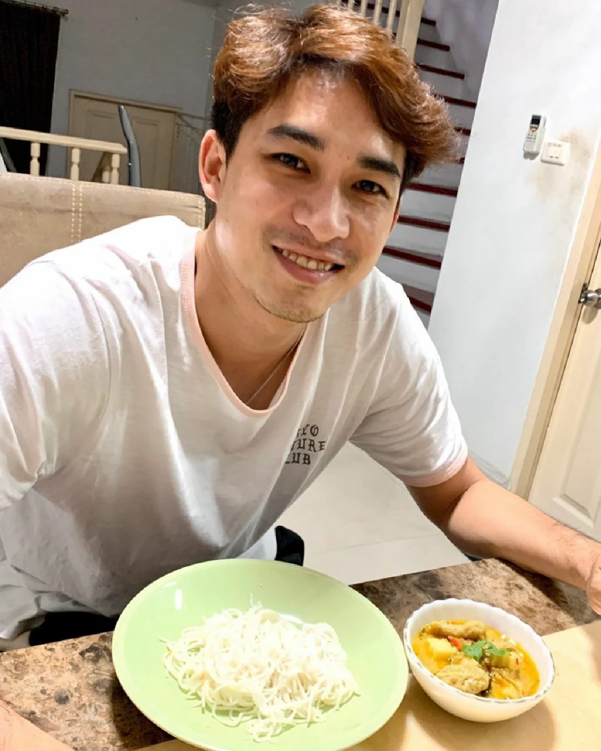 ชาวเน็ตไม่ขำ! หมอก้อง โดนขุดคอมเมนต์แรงไร้มารยาทใส่เพื่อนดารา