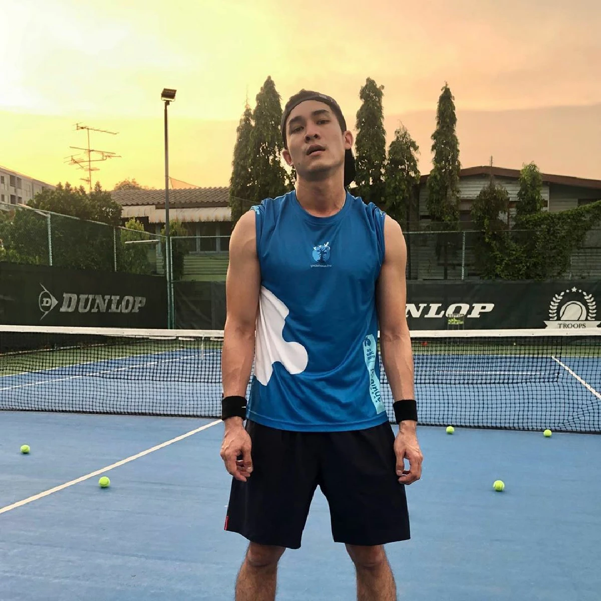 ชาวเน็ตไม่ขำ! หมอก้อง โดนขุดคอมเมนต์แรงไร้มารยาทใส่เพื่อนดารา