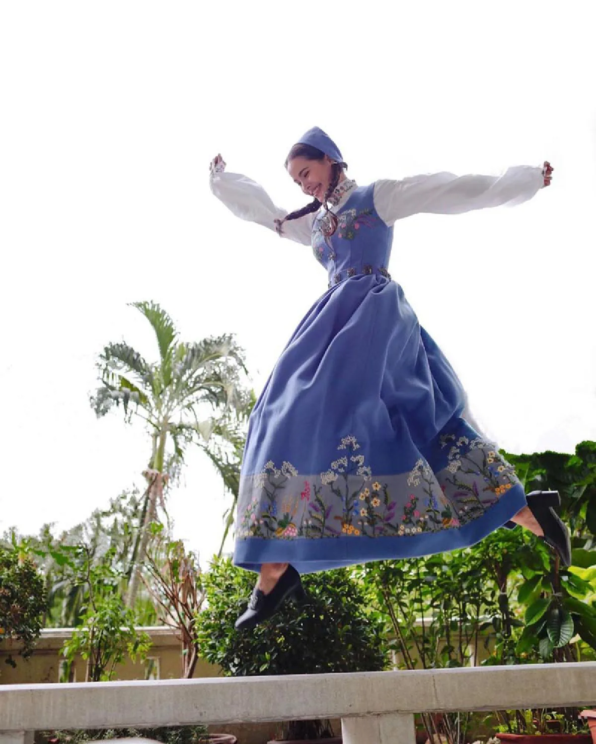 “ญาญ่า” ส่งความคิดถึงครอบครัวที่ Oslo ในชุดประจำชาตินอร์เวย์