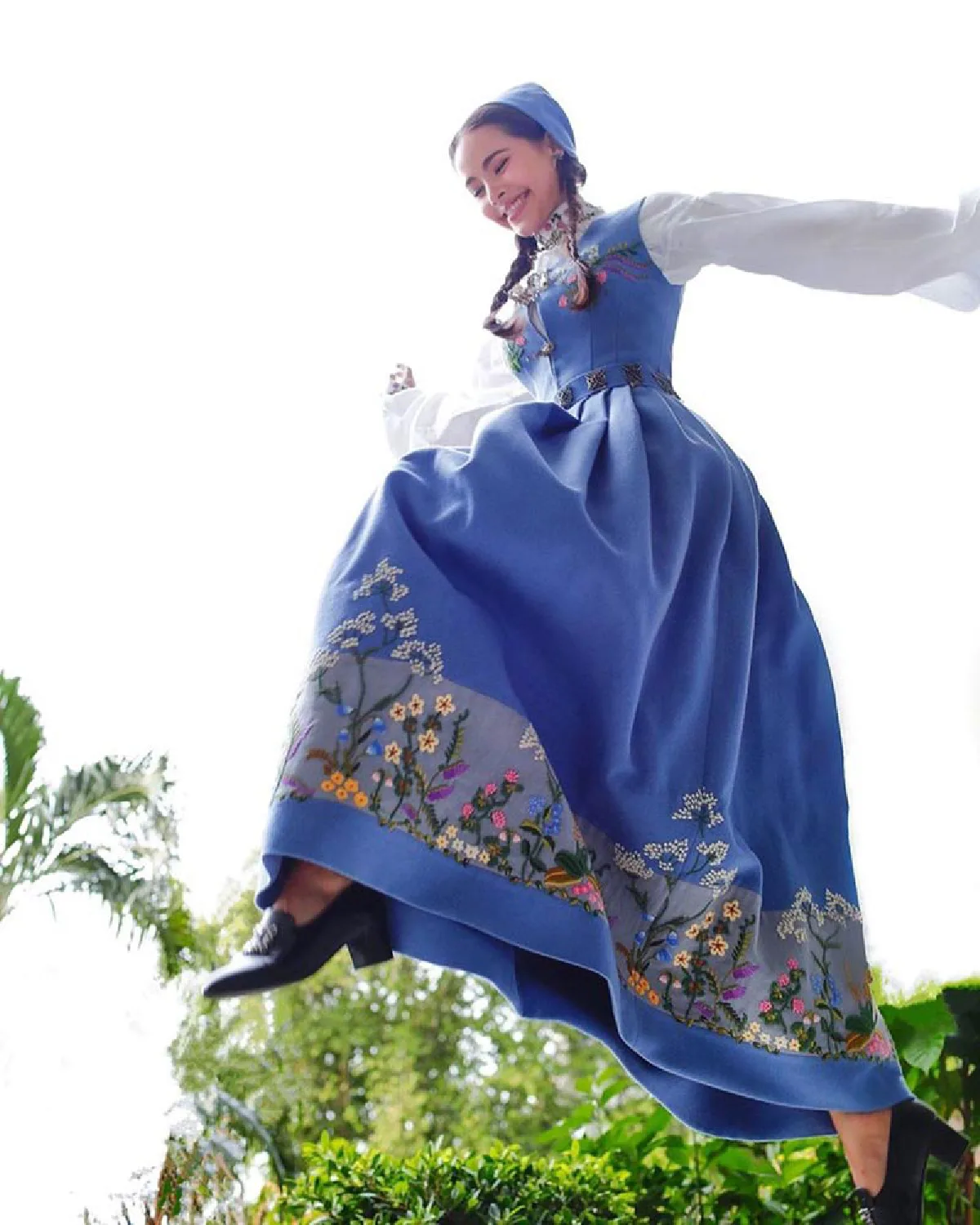 “ญาญ่า” ส่งความคิดถึงครอบครัวที่ Oslo ในชุดประจำชาตินอร์เวย์