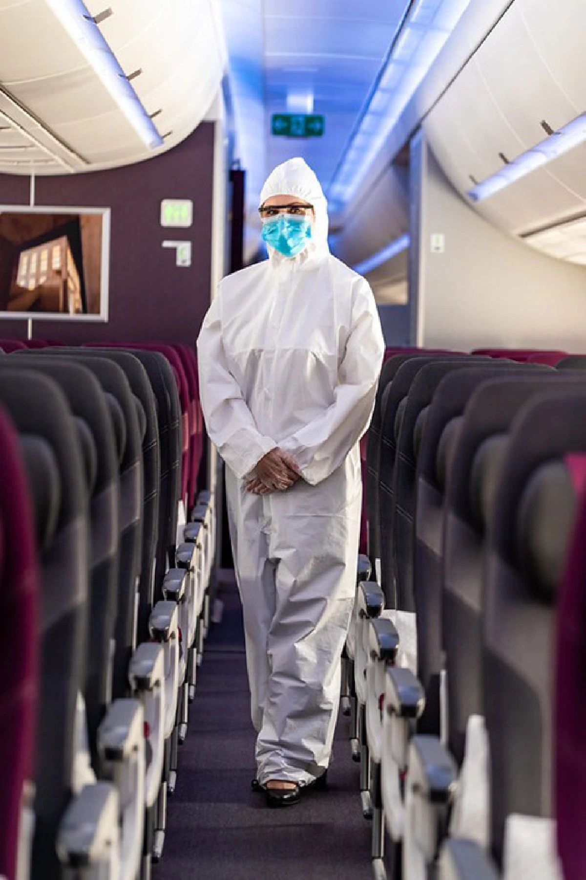 สายการบินกาตาร์ฯ โชว์ชุดแอร์โฮสเตสยุคโควิด-19