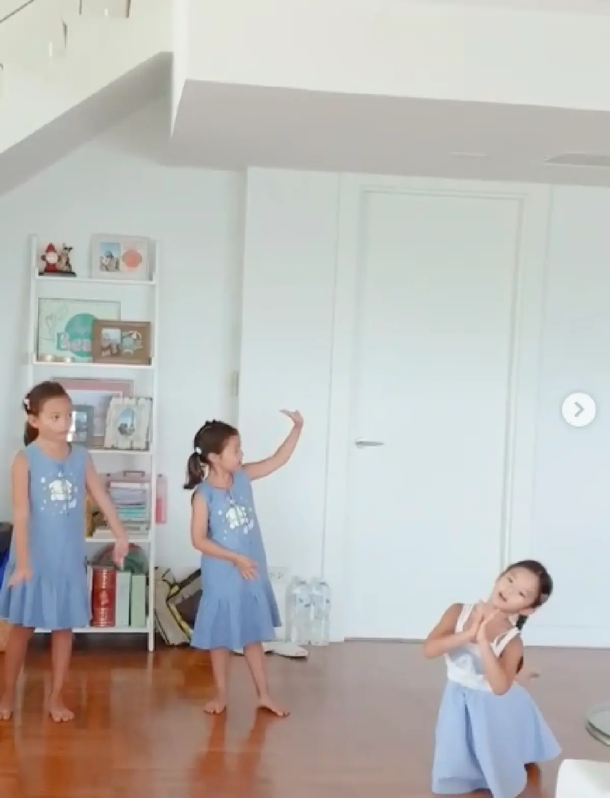 "แม่แอฟ" เผยคลิป "น้องปีใหม่" รำอวยพรเป็นของขวัญวันเกิดให้คุณตา 