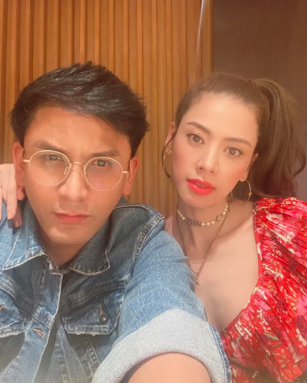 อ่านแล้วหุบยิ้มไม่ได้! “เอ๋-ป๋อ” ครบรอบแต่งงาน 8 ปี เผยความในใจสุดหวานถึงกัน 