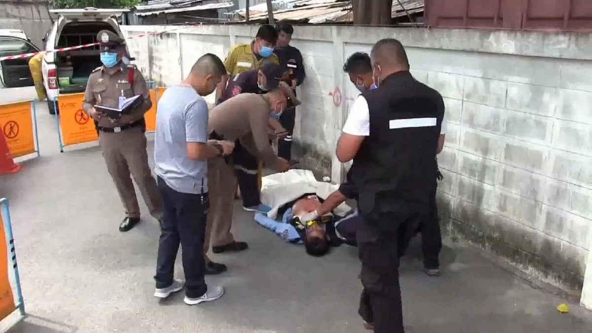 หนุ่มรปภ.หัวร้อนถูกป้าวัย 66 ปีแทงสวนดับคาลานจอดรถ