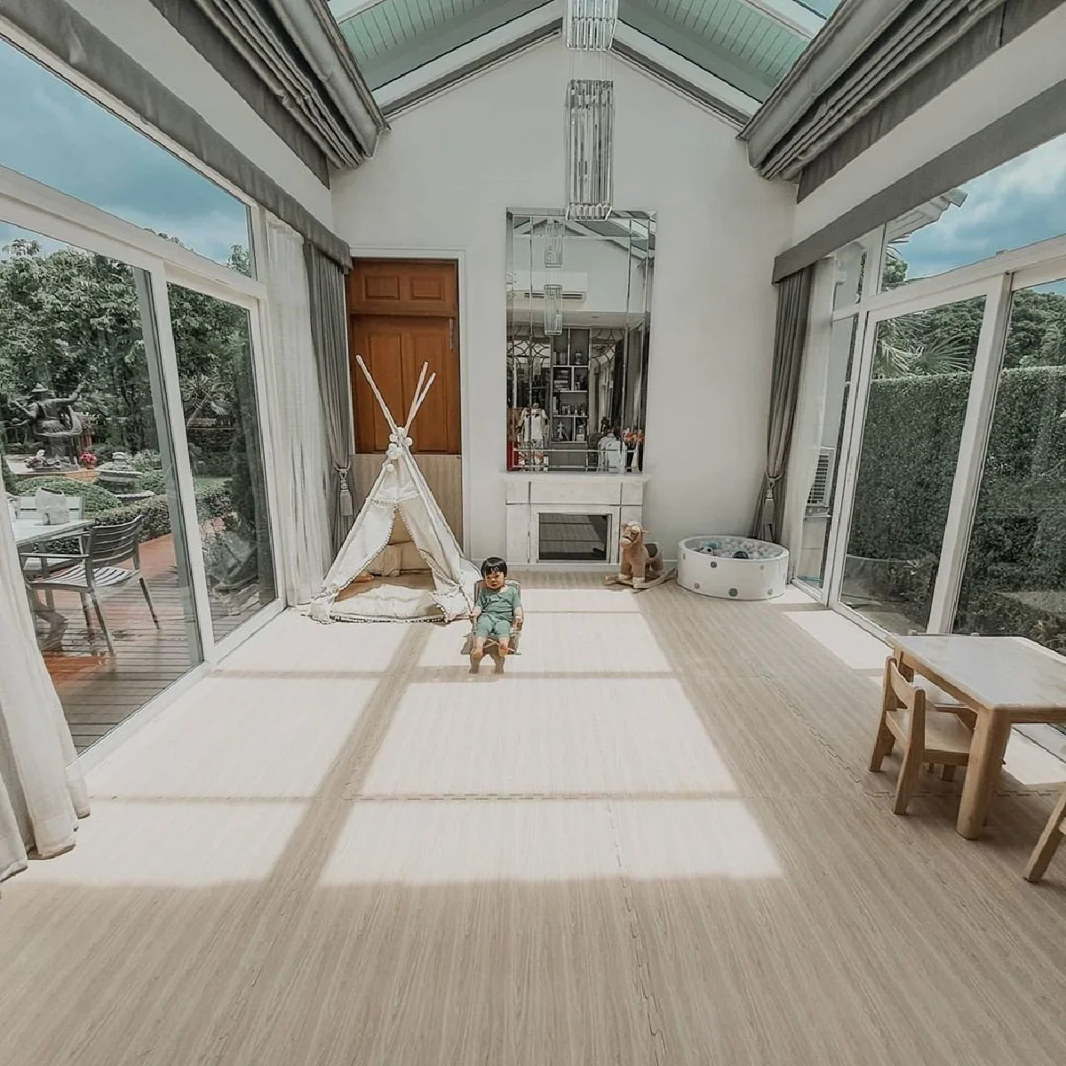 นิวเคลียร์ จัดเต็มเพื่อลูก! เนรมิตห้องใหม่สไตล์มินิมอลให้ น้องไทก้า