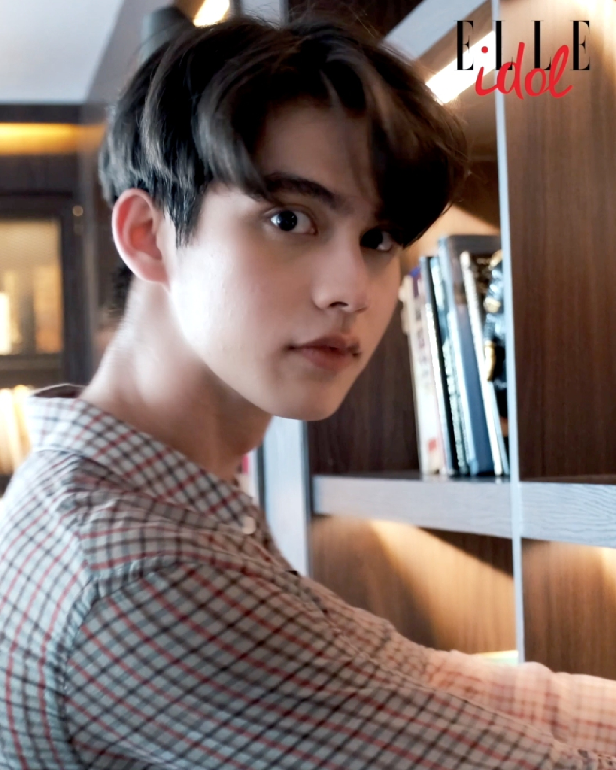 หล่อมาแรง! ไบร์ท วชิรวิชญ์ ขึ้นแท่น ELLE IDOL คนที่สองของประเทศไทย