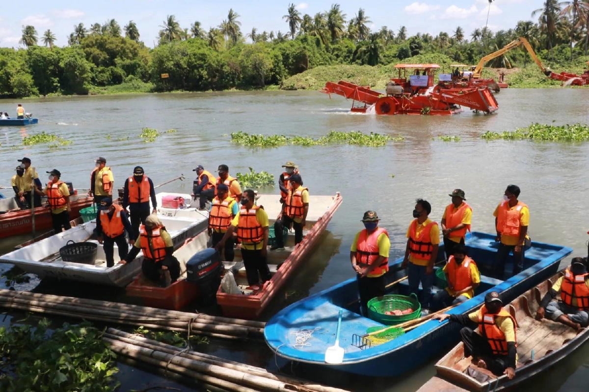 สถ.รับมือฤดูฝนเร่งจัดหาเรือท้องแบนกำจัดผักตบชวา-วัชพืช