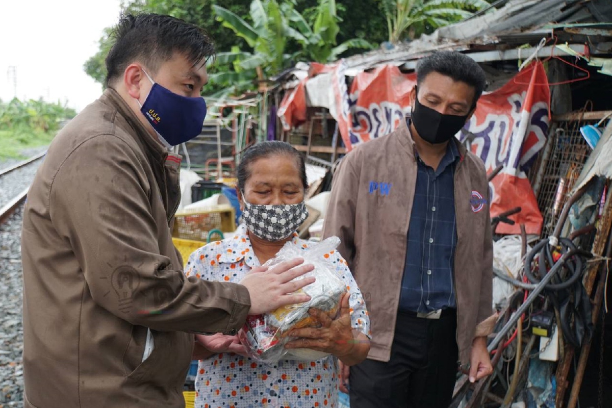 ศูนย์ร้องทุกข์พลังประชารัฐ จัดสส.ลงพื้นที่แก้สารพัดปัญหาชาวบ้าน ศูนย์ร้องทุกข์พลังประชารัฐ จัดสส.ลงพื้นที่แก้สารพัดปัญหาชาวบ้าน
