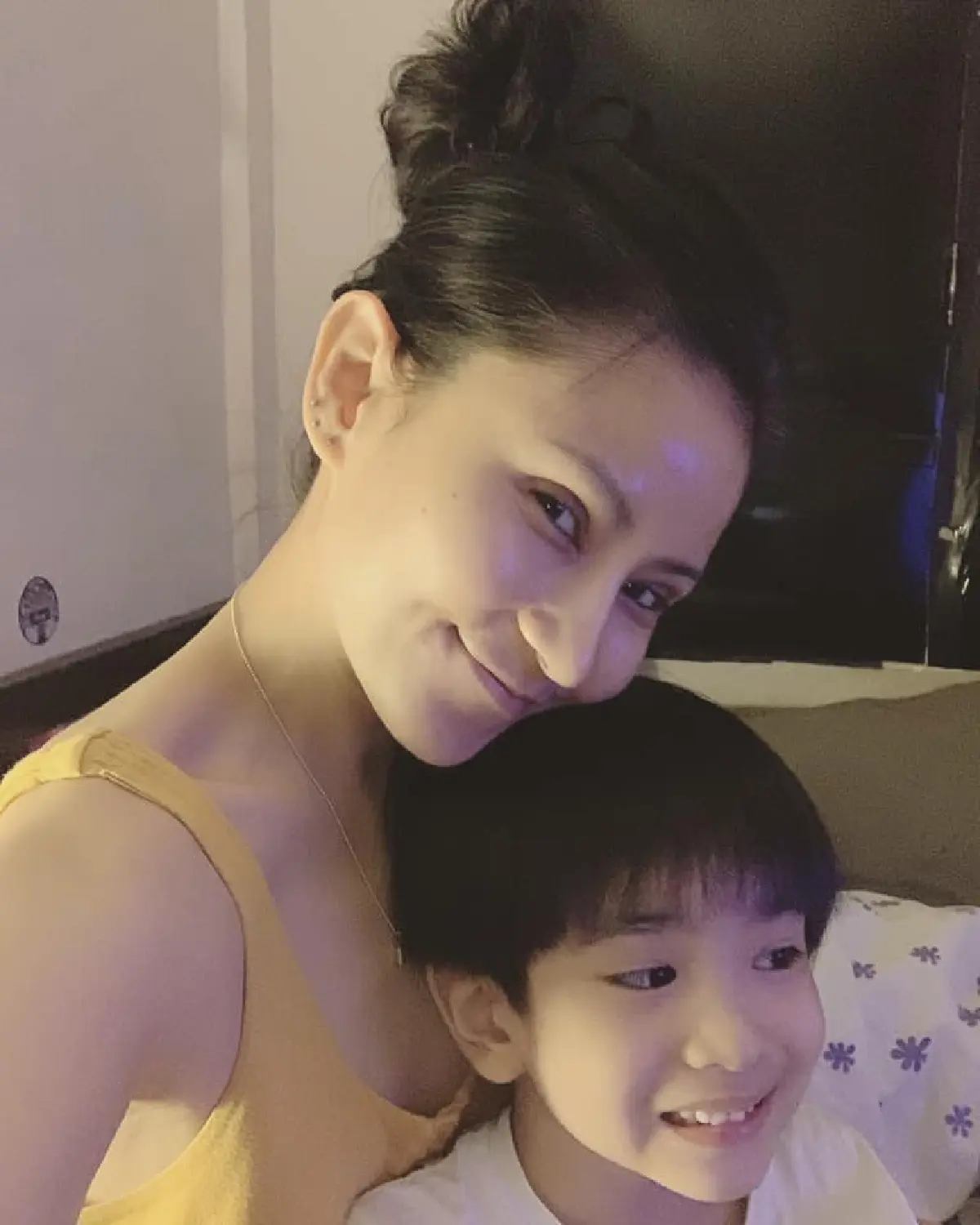 อดีตนักร้องดัง "โรสแมรี่” โพสต์ขอรับบริจาคของกินให้ลูกชาย