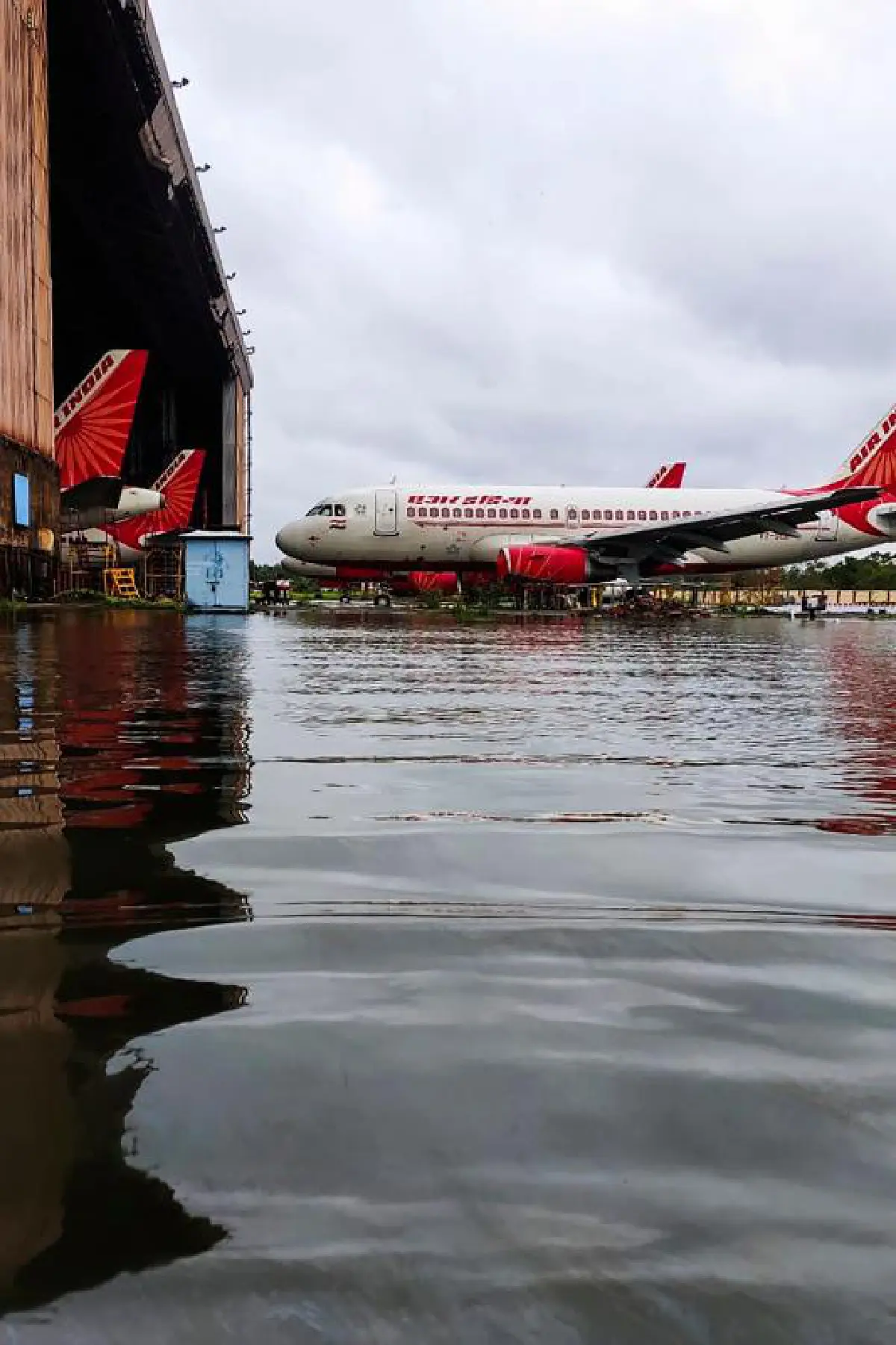 ไซโคลนอำพันกระหน่ำหนักเมืองกัลกัตตา พลเมือง14ล้านไร้ไฟฟ้าใช้