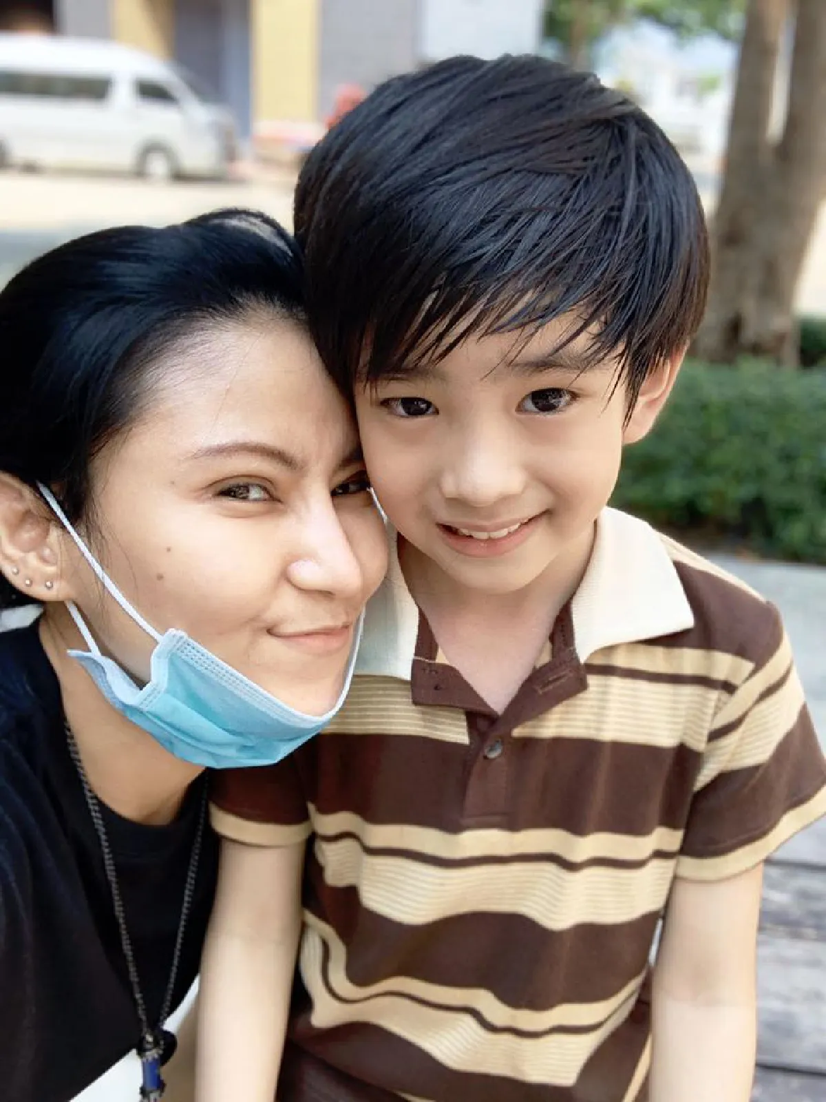 อดีตนักร้องดัง "โรสแมรี่” โพสต์ขอรับบริจาคของกินให้ลูกชาย