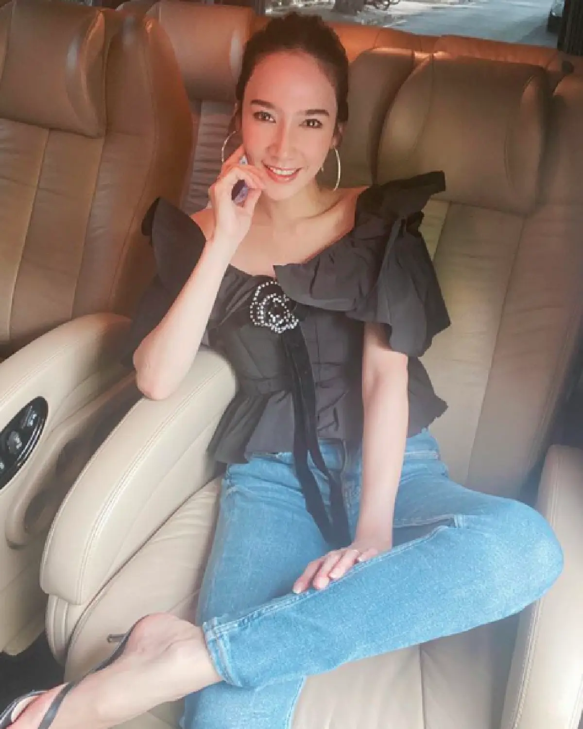 เพจแฟนคลับ "อั้ม พัชราภา" ขอชี้แจง “นางซุปตาร์อักษรย่อ อ.ถูกปลดจากพรีเซนเตอร์” ไม่จริง!