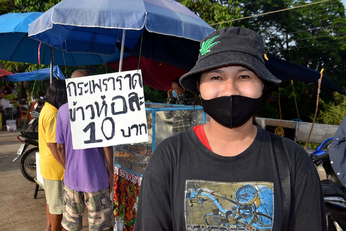 2แม่ลูกขายข้าวแกงห่อละ10บาทช่วยคนเดือดร้อน ฝ่าวิกฤตโควิด-19