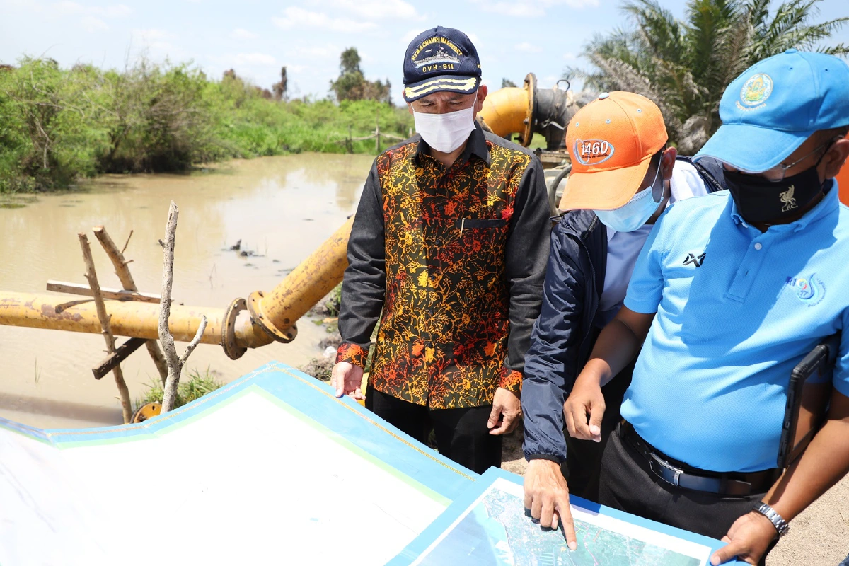 ผู้ว่าฯนราธิวาสห้ามผู้ไม่เกี่ยวข้องเข้าพื้นที่ป่าพรุบาเจาะ ไฟไหม้เสียหายกว่า100ไร่