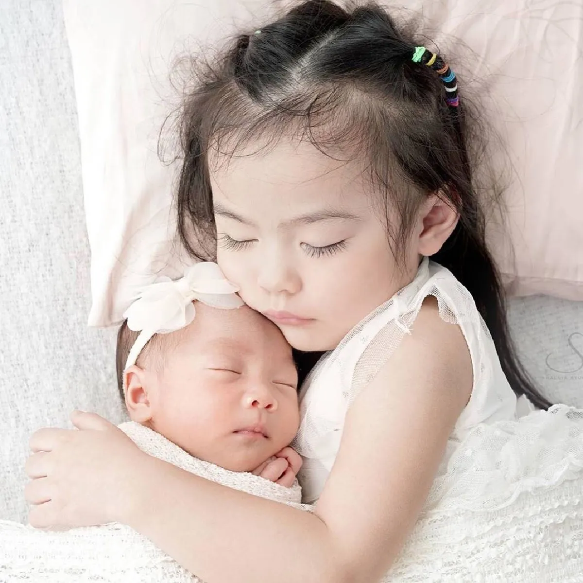 อบอุ่นหัวใจ! “นาวิน ต้าร์” ถ่ายภาพครอบครัวสุขสันต์ 4 คนพร้อมหน้า