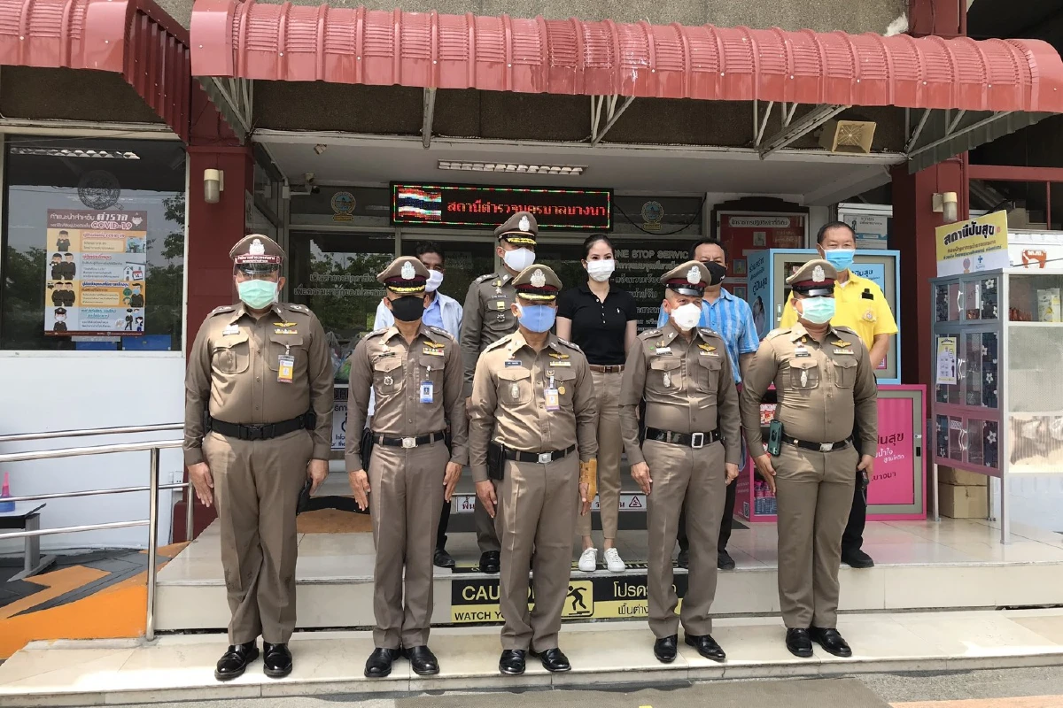 โซเชียลวิจารณ์ยับ!บิ๊กตำรวจต้อนรับตั๊น จิตภัสร์ เอิกเกริก