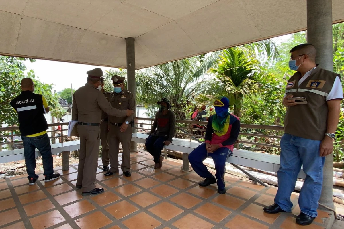 พ่อค้าหอยกัดไม่ปล่อย3ตำรวจขู่รีดเงิน ลั่น"นิ้วไหนร้ายต้องถูกตัดทิ้ง"