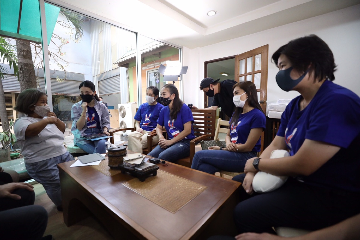 "มาดามเดียร์"ขน5ส.ส.กทม.พลังประชารัฐช่วย"เอสเอ็มอี"สู้โควิด "มาดามเดียร์"ขน5ส.ส.กทม.พลังประชารัฐช่วย"เอสเอ็มอี"สู้โควิด