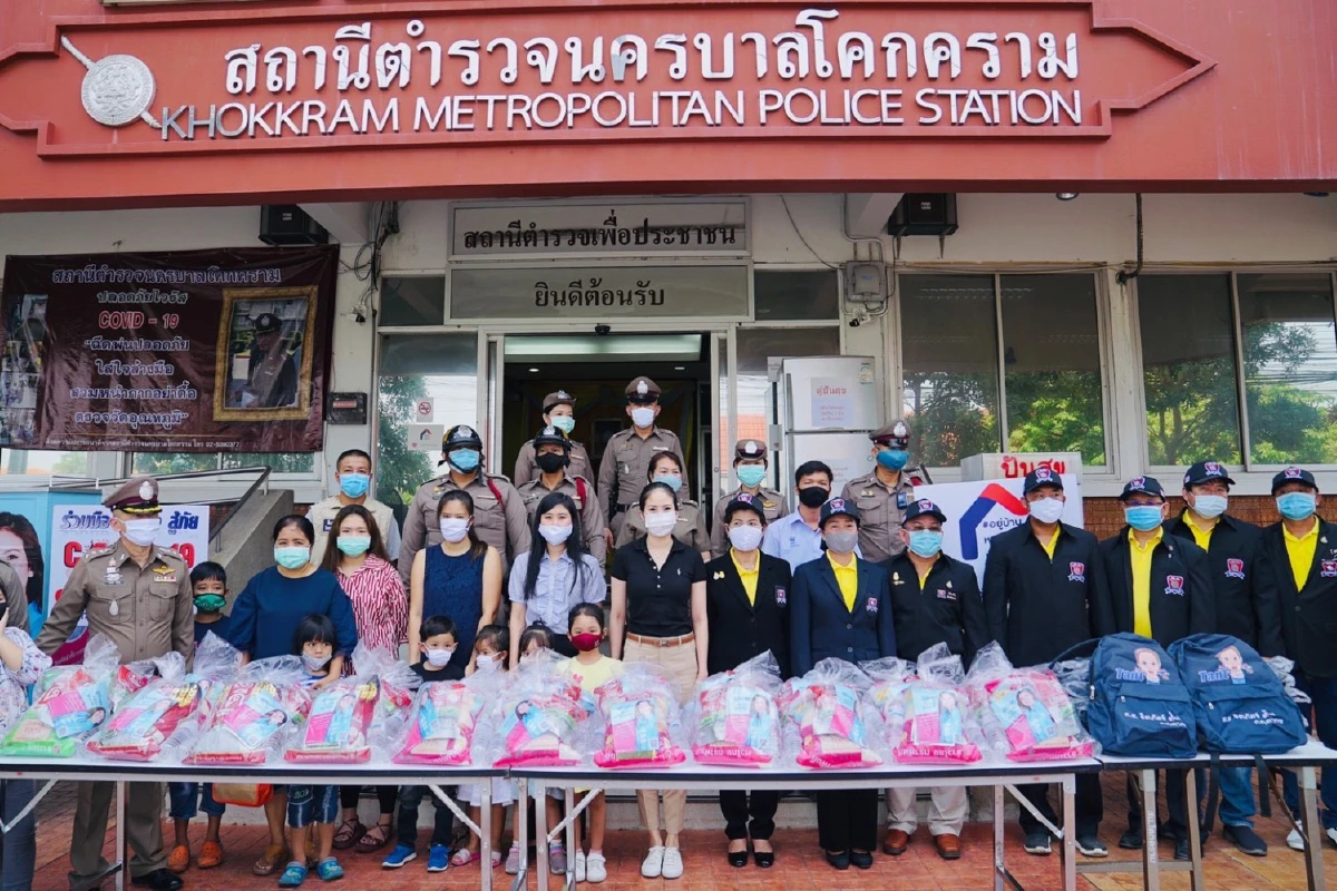 โซเชียลวิจารณ์ยับ!บิ๊กตำรวจต้อนรับตั๊น จิตภัสร์ เอิกเกริก