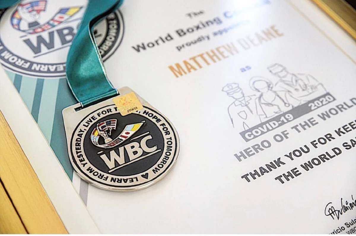 แมทธิว-ลีเดีย ขอบคุณรางวัล ฮีโร่ของมวลชน จาก สภามวยโลก ยกทีมแพทย์คือฮีโร่ตัวจริง