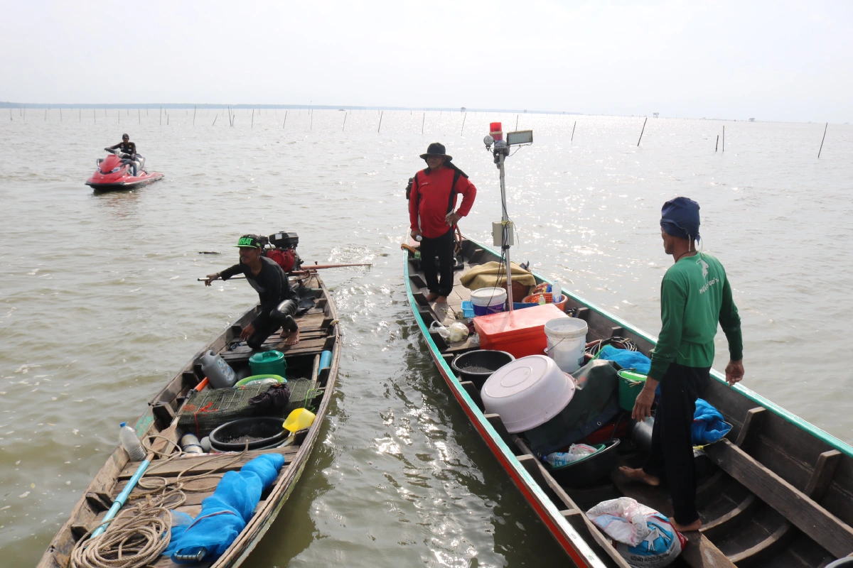 มท.2 กำชับดูแลความปลอดภัยชาวประมงพื้นบ้านจับลูกหอยอ่าวบ้านดอน 