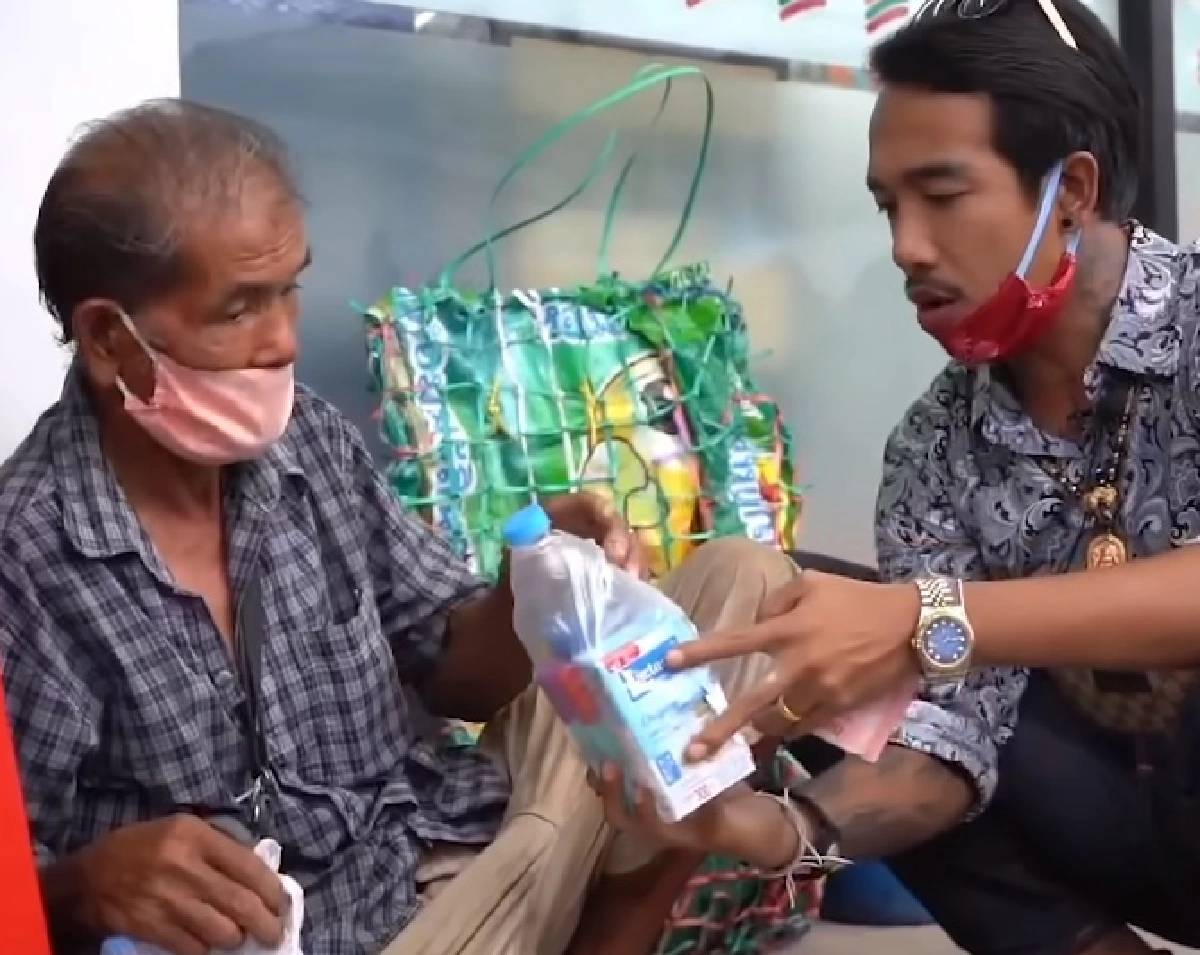 “ผมจะไม่หยุดจนกว่าจะหมดลมหายใจ” นักบุญล่ายิ้มผู้มาจากอดีตนักเลงหัวไม้