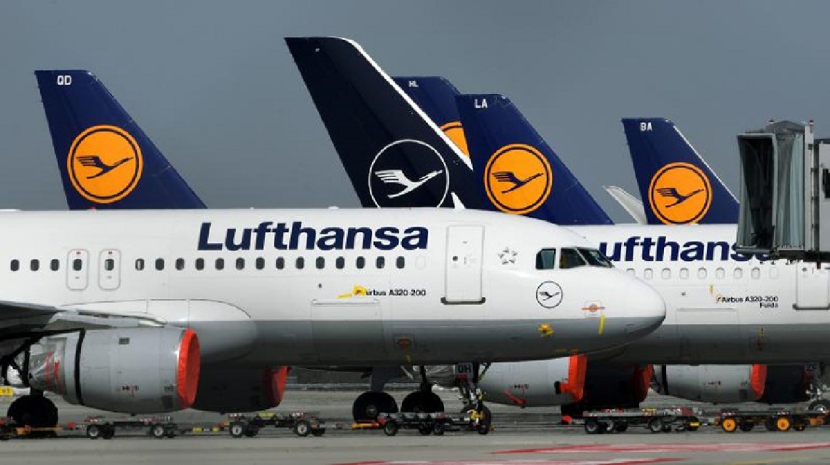 เยอรมนีไฟเขียวฉีด 3 แสนล้านบาท อุ้ม'Lufthansa' เยอรมนีไฟเขียวฉีด 3 แสนล้านบาท อุ้ม'Lufthansa'