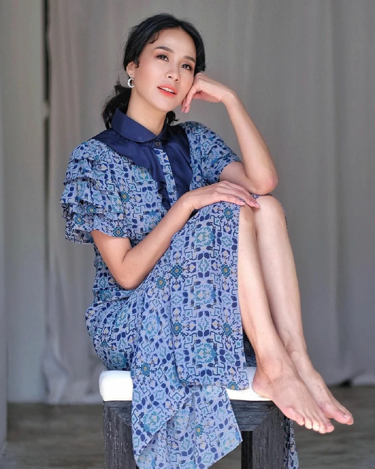 เซ็กซี่เบาๆ รถเมล์ คะนึงนิจ ปรับลุคสวยหวานเป็นสาวแซ่บสายฝอ 