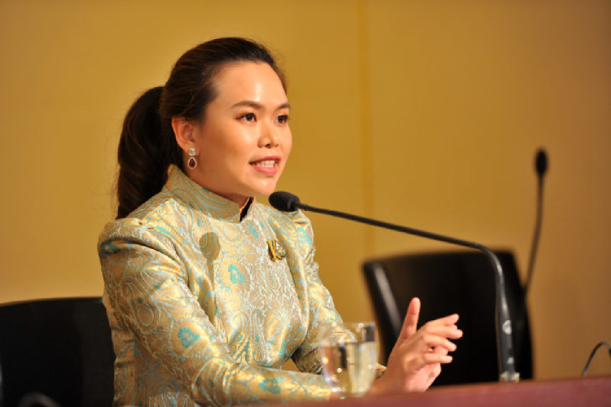 ครม.เปิดทางให้ประชาชนมีส่วนร่วมเข้าชื่อเสนอร่างกม.ได้ ครม.เปิดทางให้ประชาชนมีส่วนร่วมเข้าชื่อเสนอร่างกม.ได้