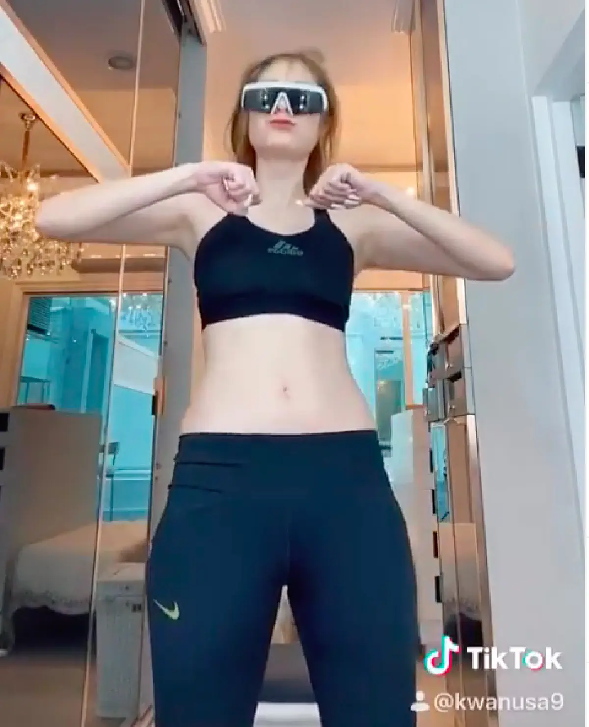 "ขวัญ อุษามณี" กับลีลาแดนซ์บริหารเอว น่ารักสดใส  แถมหุ่นเป๊ะมาก