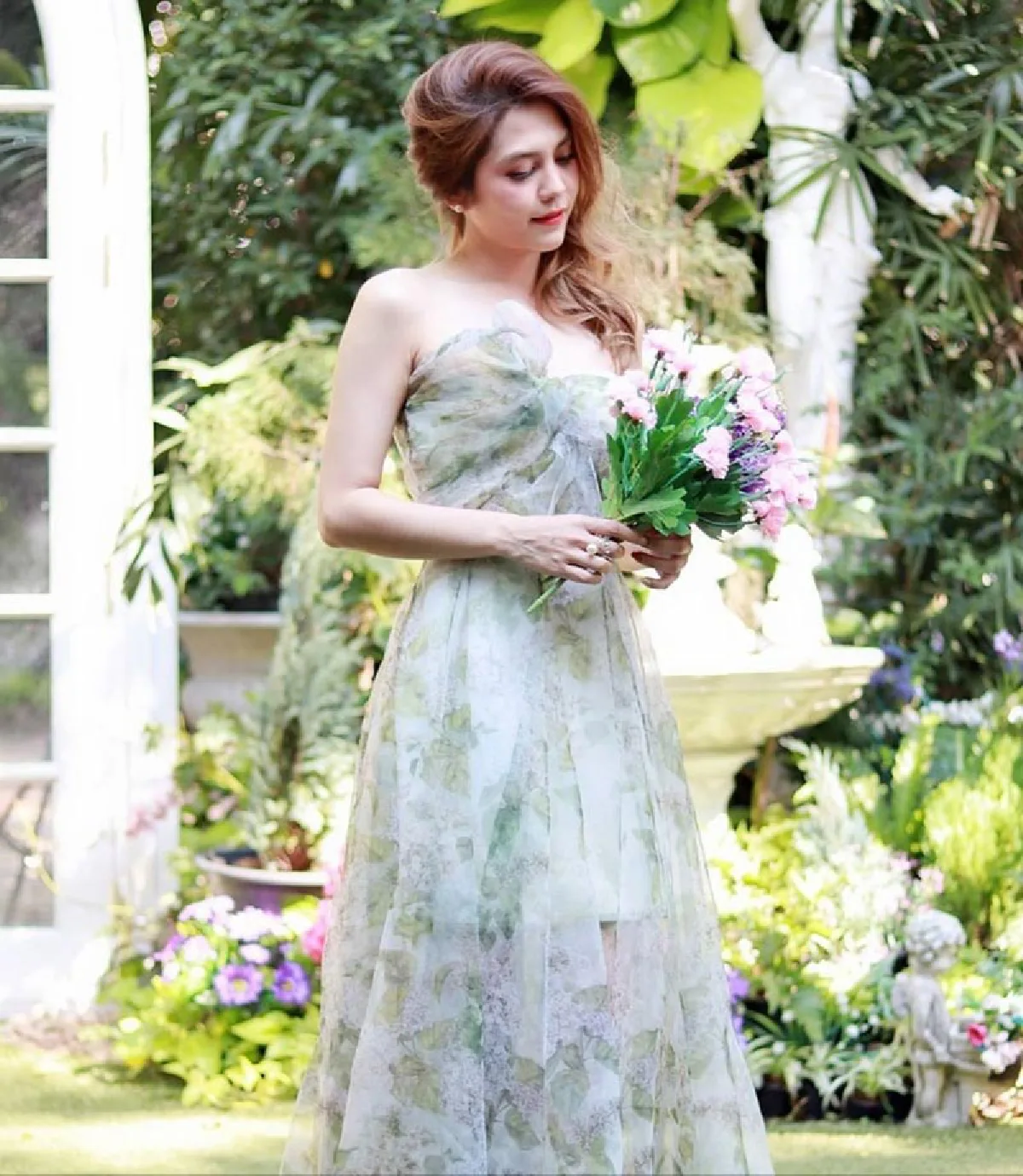 “พั้นช์ วรกาญจน์” แปลงโฉมเป็นสาวหวาน สวยละมุนตา อ่อนโยนมาก