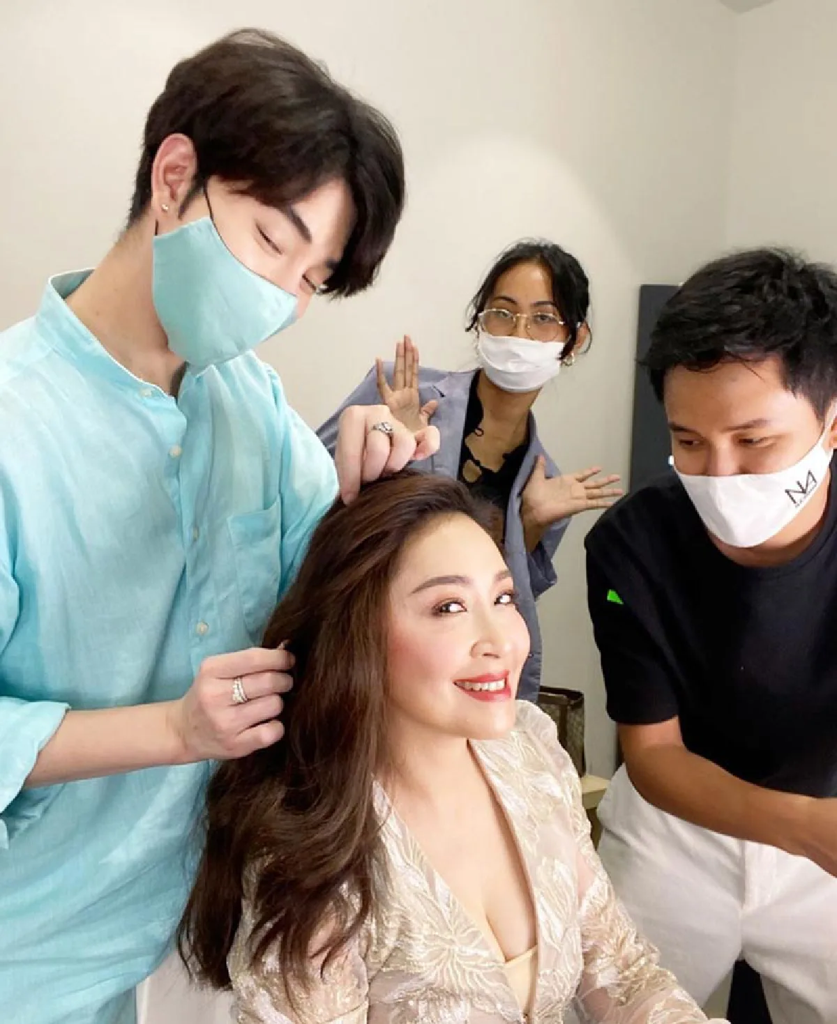 สวยไม่สร่าง กวาง กมลชนก จัดเต็มเมคอัพหน้าผม สมเป็นนางเอกในตำนาน