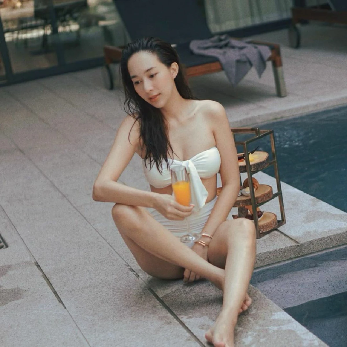 มิ้นท์ ณัฐวรา สลัดผ้าอวดหุ่นสวย ลงเล่นน้ำท้าแดดร้อนเมืองไทย 