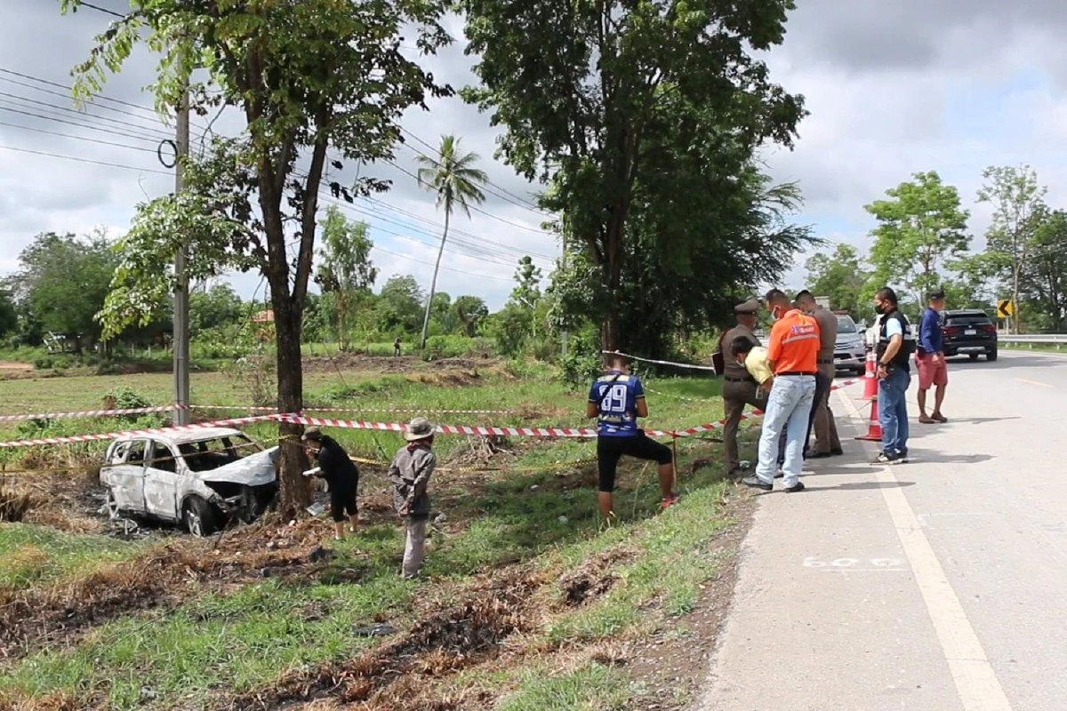 ตำรวจรู้ตัวเจ้าของเก๋งไฟไหม้ เรียกมาให้ปากคำ คลายปมถูกกระสุนยิงรถ