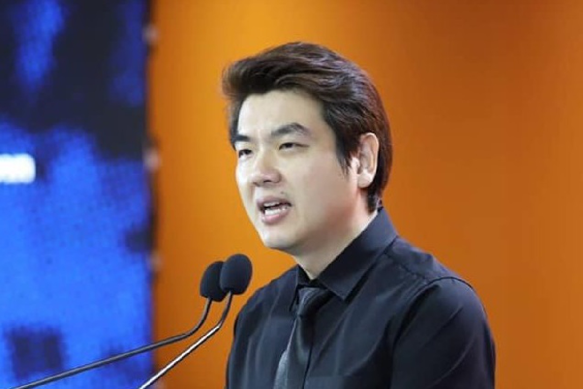 "ปิยบุตร"ซัดปปช.ตัดสิน"ประวิตรยืมใช้คงรูป"ไม่ผิดปมนาฬิกาหรูเปิดช่องซุกทรัพย์สินง่ายขึ้น "ปิยบุตร"ซัดปปช.ตัดสิน"ประวิตรยืมใช้คงรูป"ไม่ผิดปมนาฬิกาหรูเปิดช่องซุกทรัพย์สินง่ายขึ้น