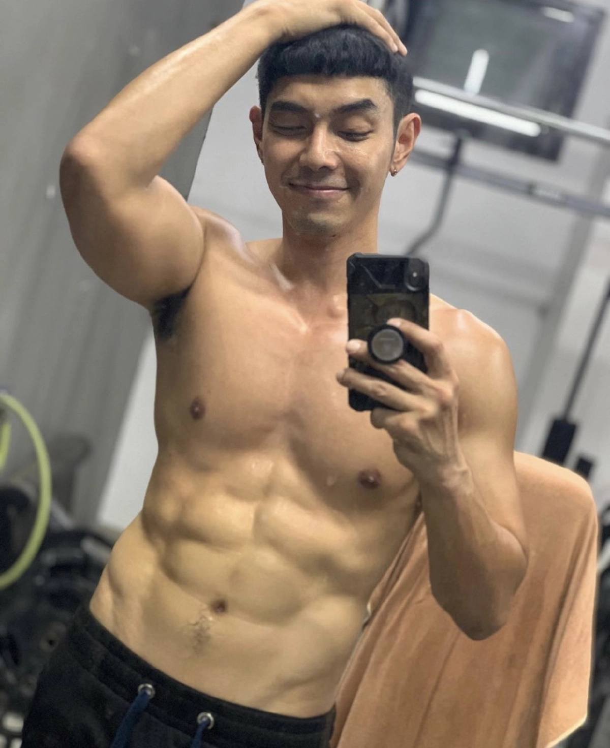 อาร์ต พศุตม์ หล่อล่ำดูดี! เปลี่ยนลุคตัดหน้าม้าตามรอยพระเอกเกาหลี