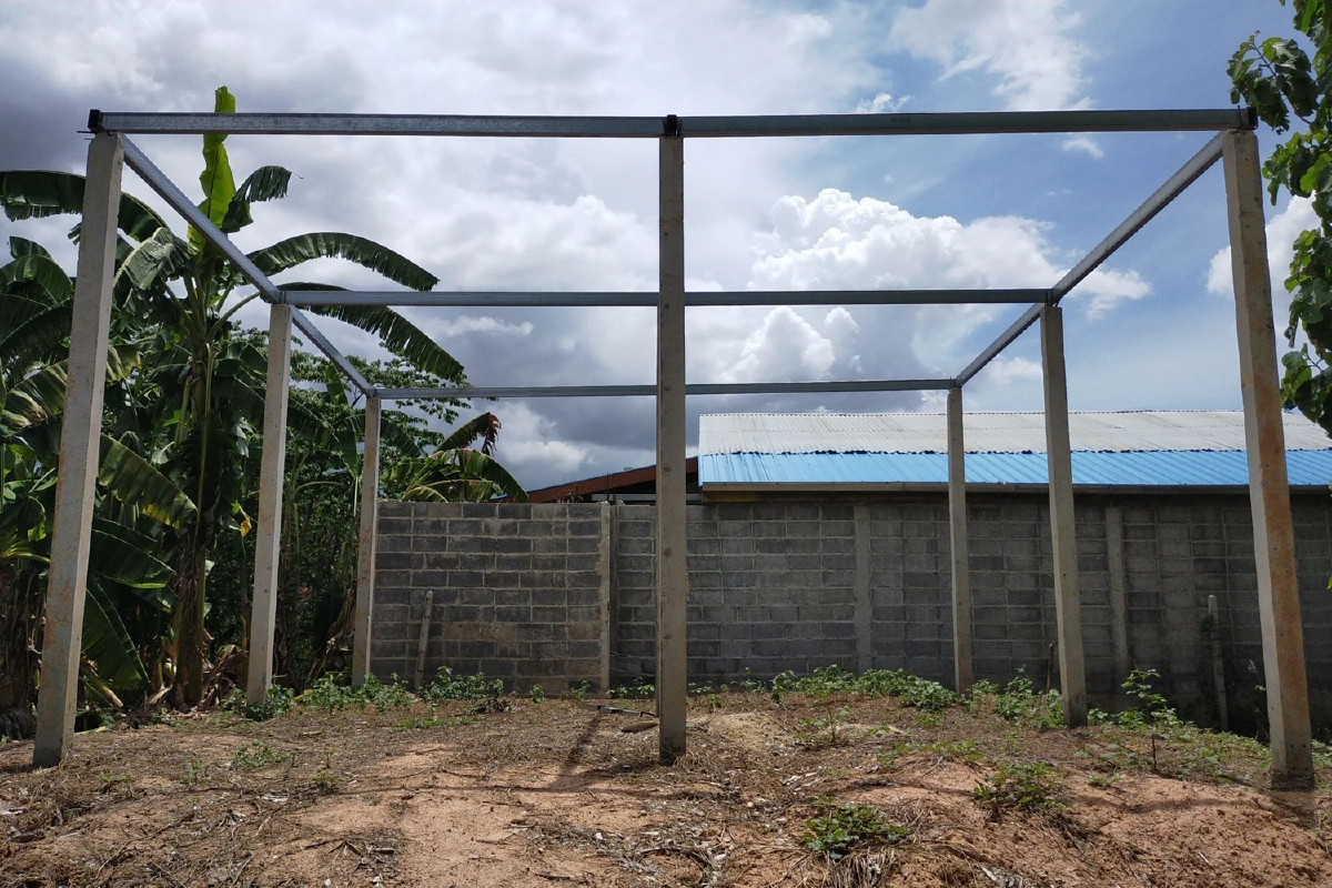 ท้องถิ่นโคราชลุยซ่อมสร้างบ้านช่วยเด็กพิการยากจน