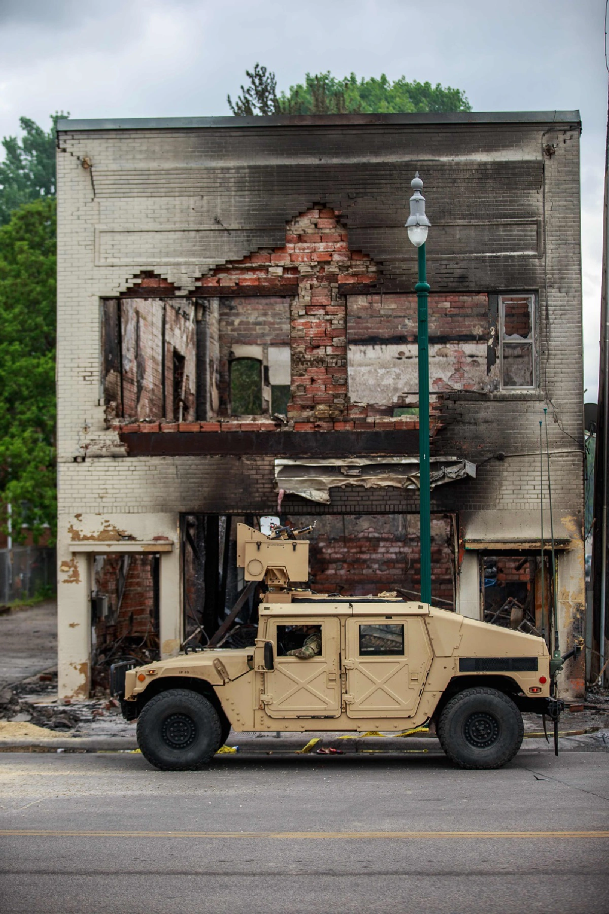 สหรัฐส่งทหารสลายม็อบ ขณะที่ประท้วงเริ่มคุมไม่อยู่