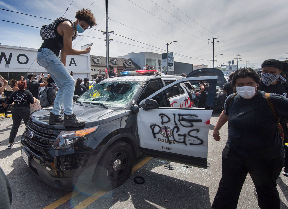 ปล้น เผา ทำลายข้าวของ ประท้วงเหยียดผิวกลายเป็นจลาจล