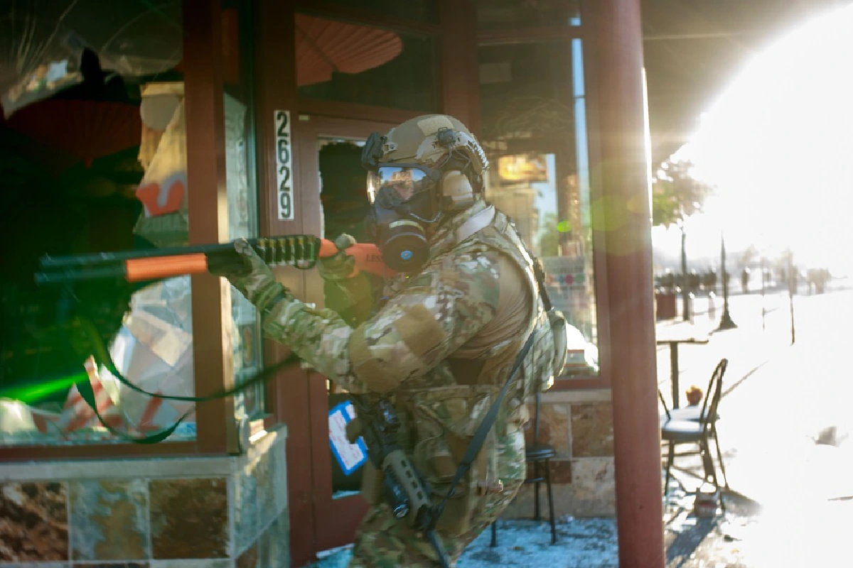 สหรัฐส่งทหารสลายม็อบ ขณะที่ประท้วงเริ่มคุมไม่อยู่