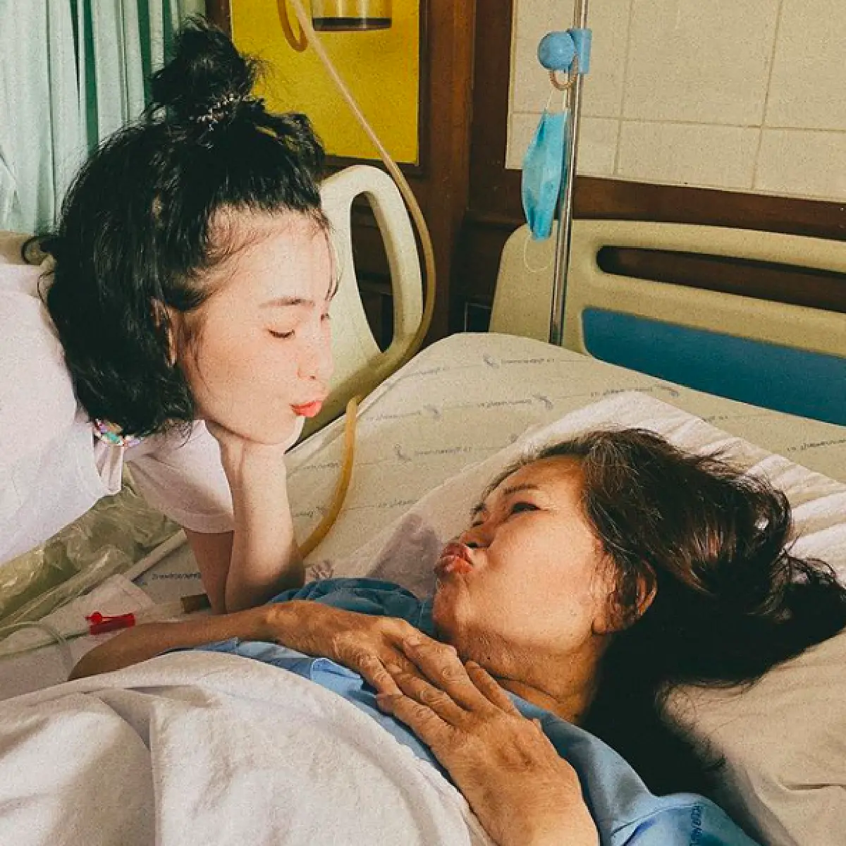 5 เดือนที่รอคอย “โบว์ เบญจวรรณ" ดีใจหนักมาก! คุณแม่กลับบ้านได้แล้ว