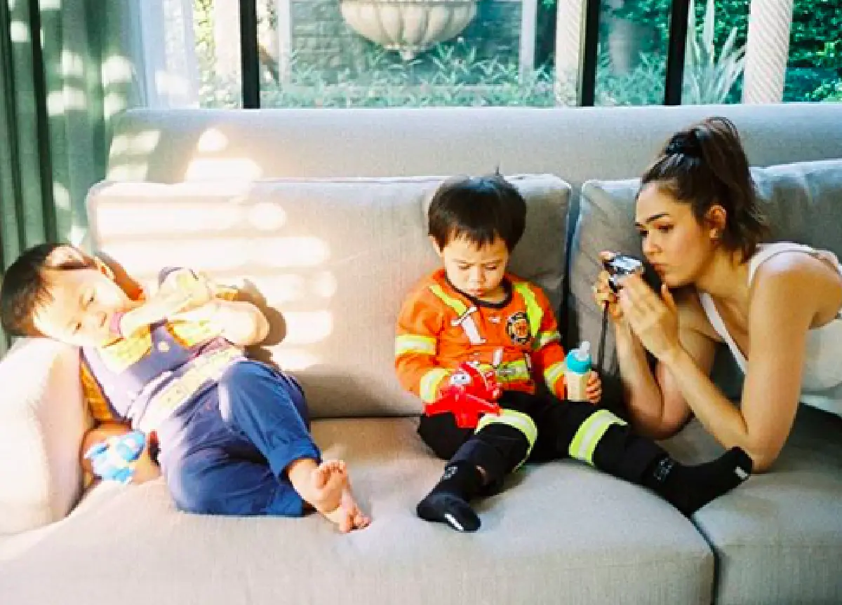 "ใหม่ เจริญปุระ" ขอแชะภาพเมื่อ “น้องสายฟ้า-น้องพายุ" หมดฤทธิ์ชั่วคราว