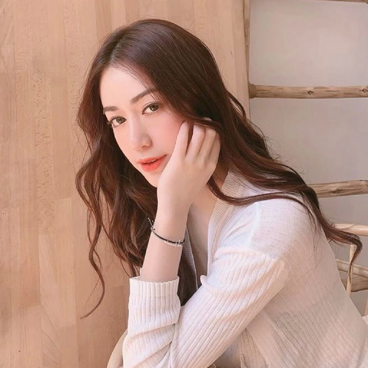 ส่องแฟชั่นสุดเก๋ของเหล่าคนดังกับความเชื่อเสริมโชค